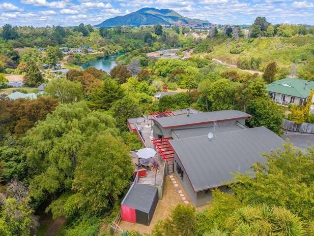 1/2 Larchwood Grove Rangatira Park_4