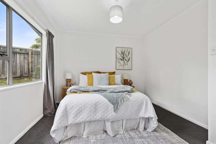 2/236 Helston Road Paparangi_6