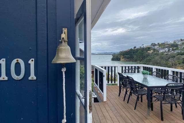 Seaside Charm Meets Modern Coastal Living!