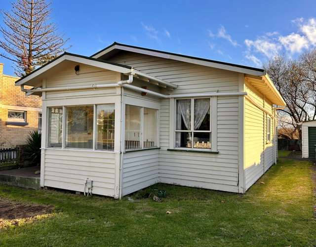 Character, Convenience & Riverside Charm!