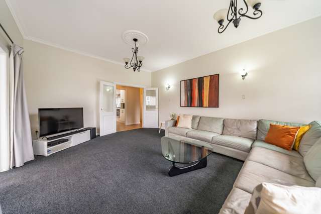 48 Kebbell Grove Epuni_3