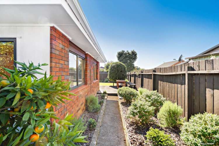 2/70 Carnoustie Drive Wattle Downs_10