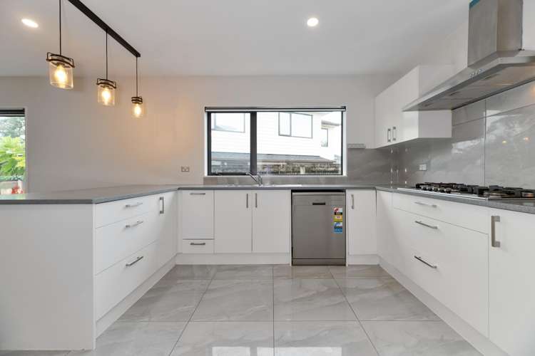 18B Riverpark Crescent Henderson_9