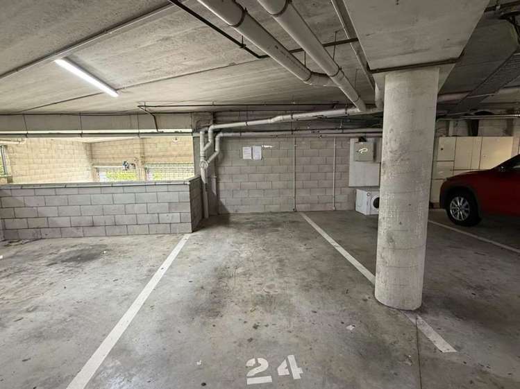 8/15 Minnie Street 10021_10