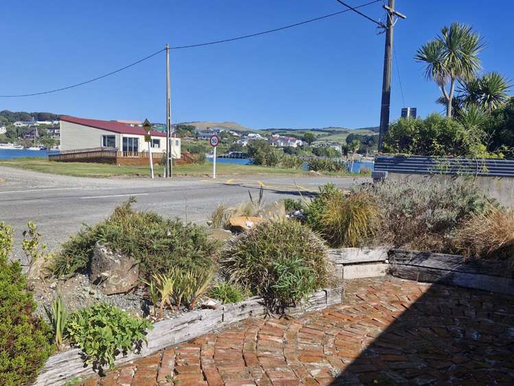44 Leader Street Riverton_13
