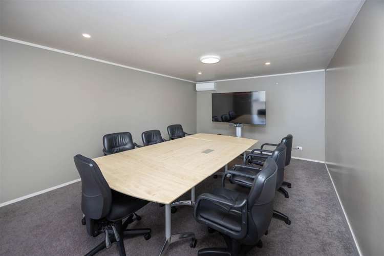 348 Te Rapa Road Beerescourt_11