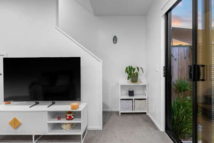 7/10 Fathom Place Te Atatu Peninsula_9