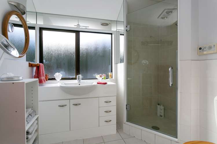 9 Kahurangi Drive Rangatira Park_13