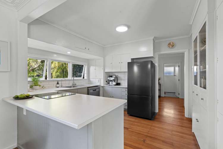 222 Tukapa Street Westown_6