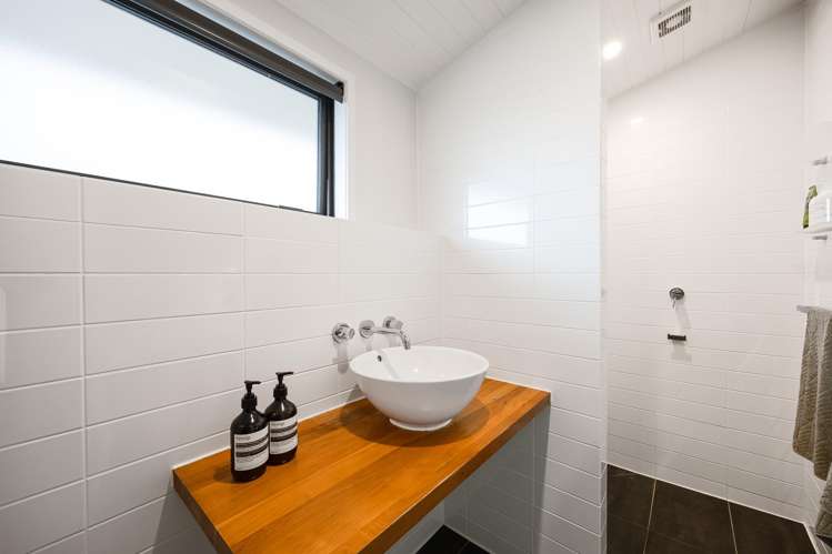 35 Rock Isle Road Torbay_34