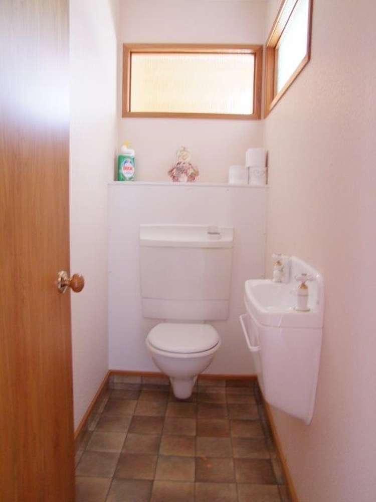 2 Duthie Street Milton_17