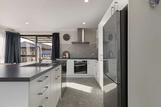 11 Rayner Lane Marton_1