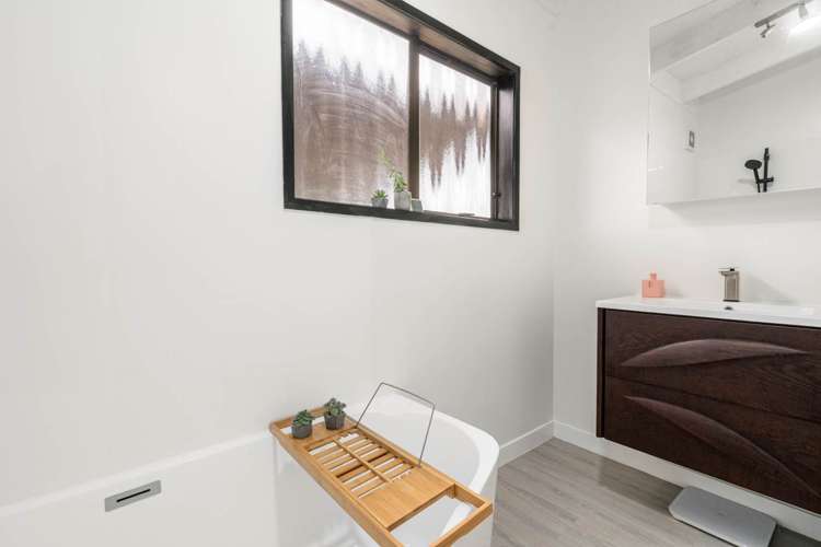 2/177 Edmonton Road Te Atatu South_18