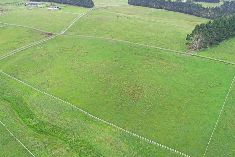 121 Batty Road Kingseat_6