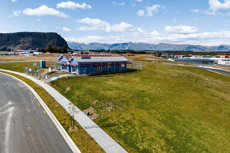 42 Doug Ledgerwood Drive Wanaka_9