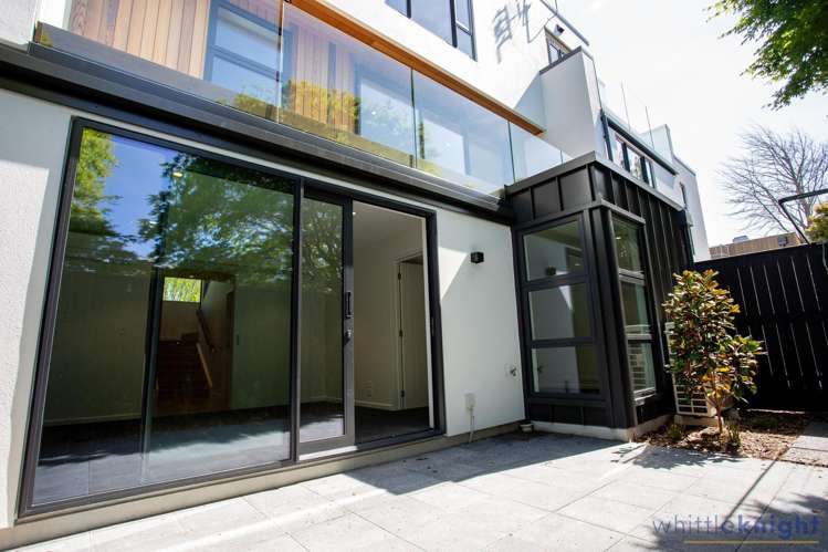 2/11 Carlton Mill Road Merivale_25