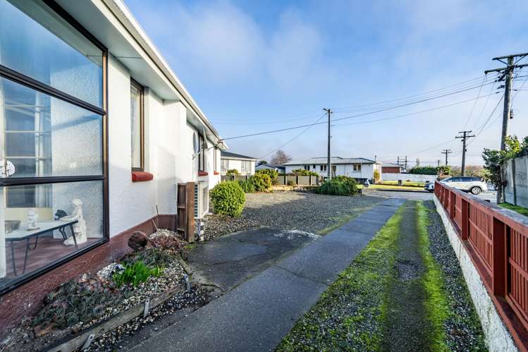 12 Anderson Place Gore Surrounds_18