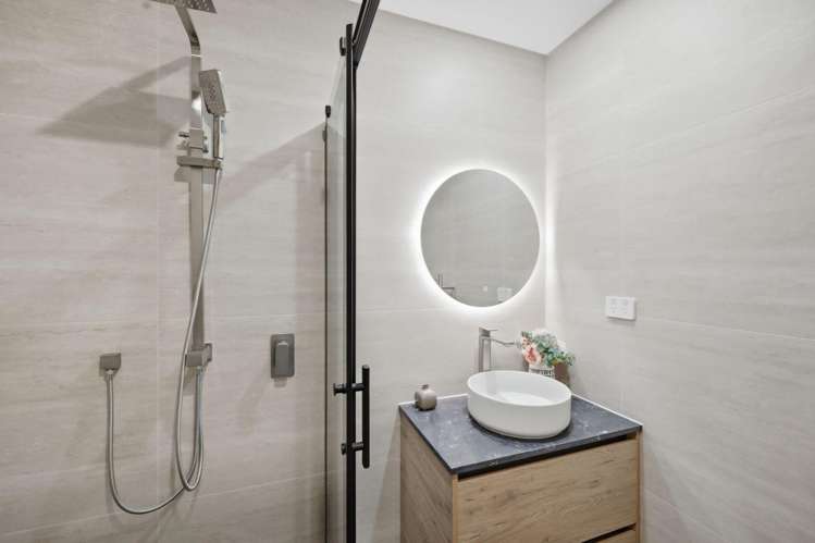 2/51 Woodward Road Mount Albert_13