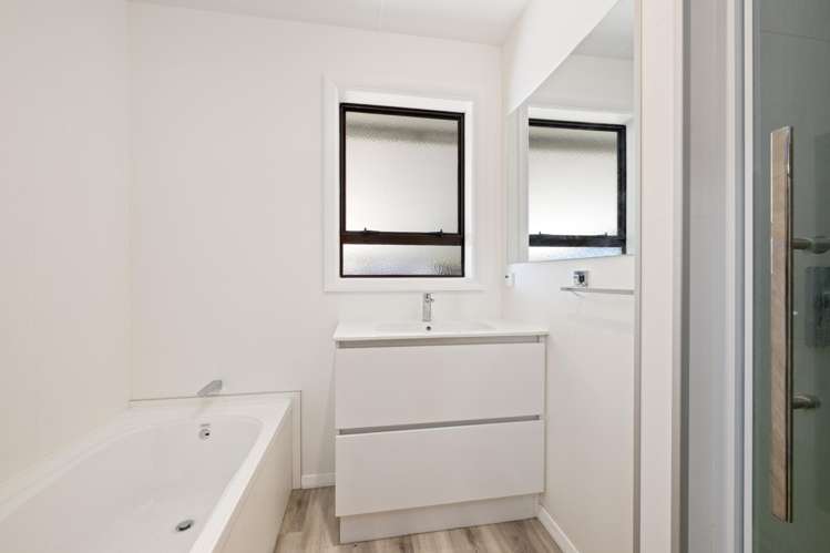 79 Inkerman Street Renwick_11