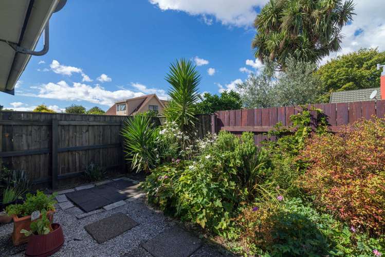 2b Kowhai Street Glenholme_15