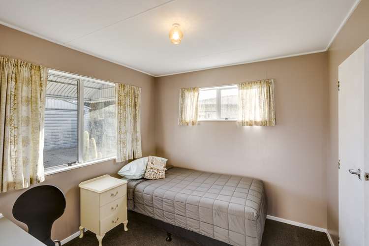 6 Burton Crescent Flaxmere_21