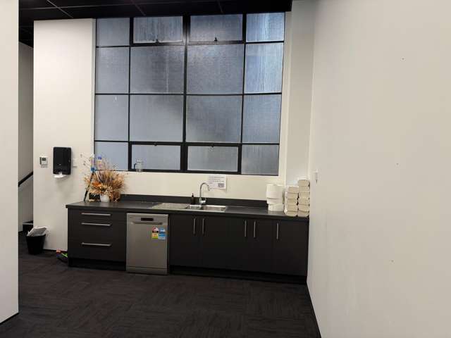 Ground Flr/554 Victoria Street Hamilton Central_2