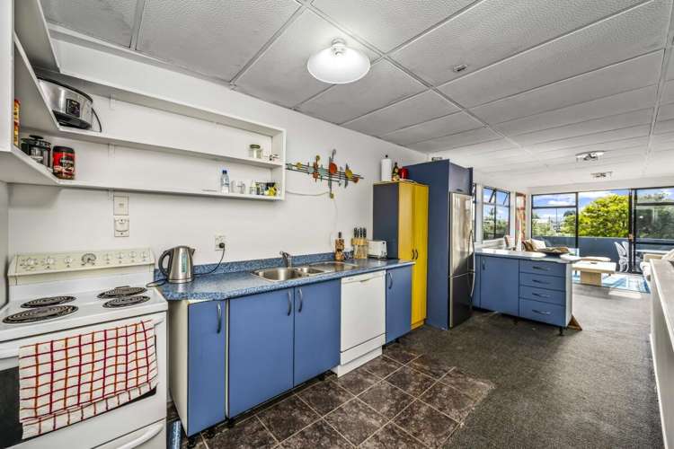 1/2 Westech Place Kelston_5