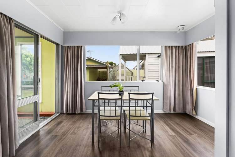 17 Roskilda Crescent Taradale_12