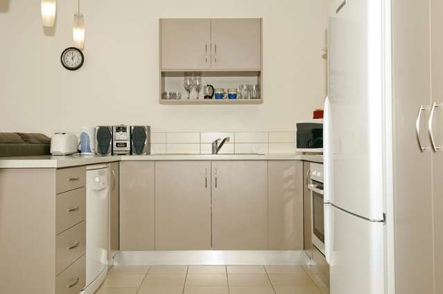 2/18 Eyre Street Whitianga_4