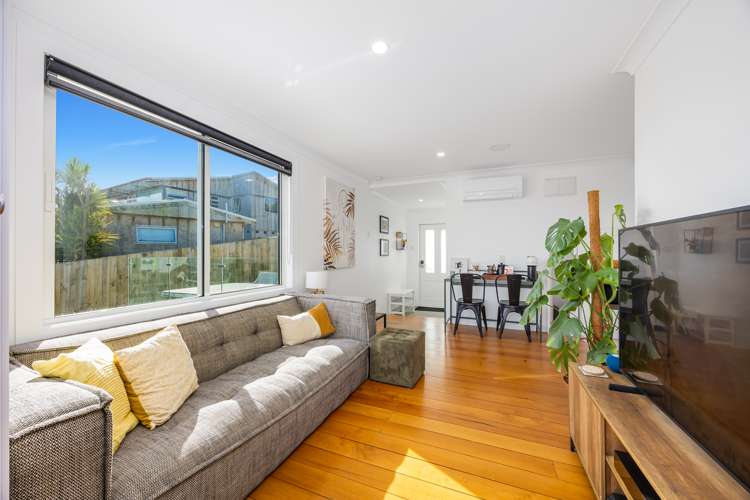 9 Roberts Road Matakatia_6