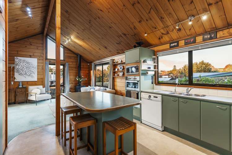 49 Charles Dickens Drive Mellons Bay_10