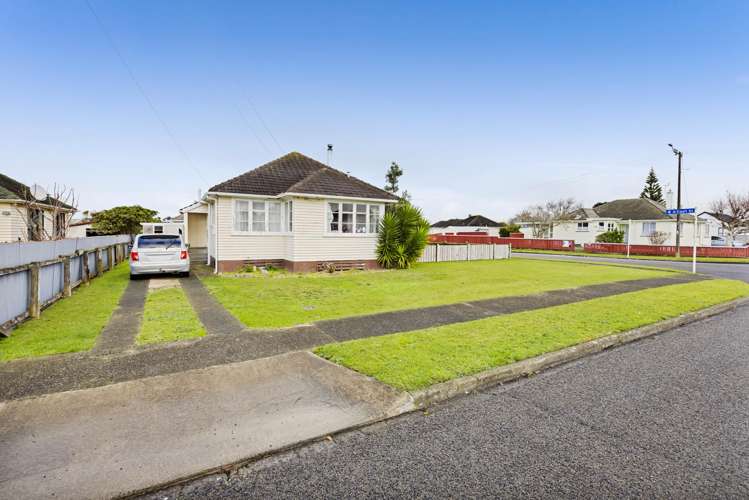 1 Acourt Street Hawera_13
