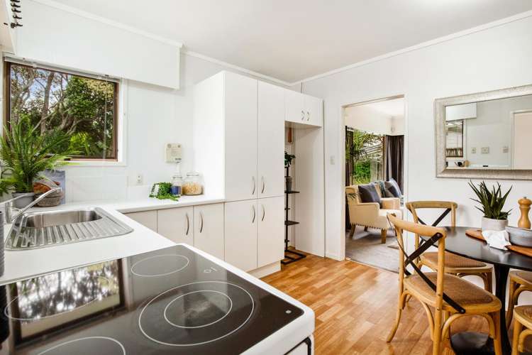 1/18 Montmere Avenue Te Atatu Peninsula_6