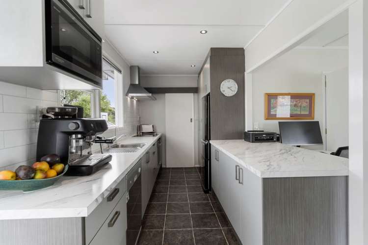 111 Awaroa Road Helensville_15