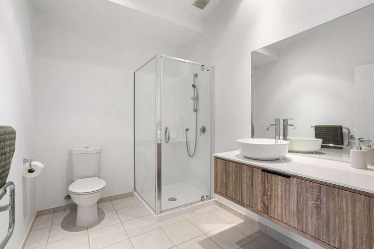 20/40 Scarlet Oak Drive Schnapper Rock_16