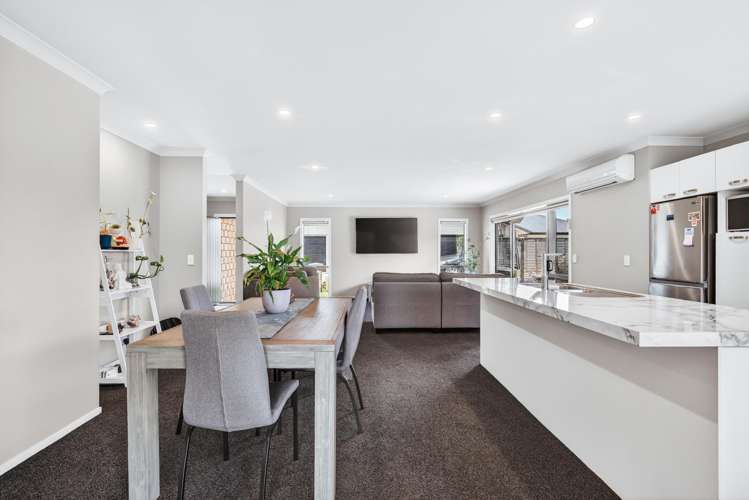 13 Maison Way Rangatira Park_6