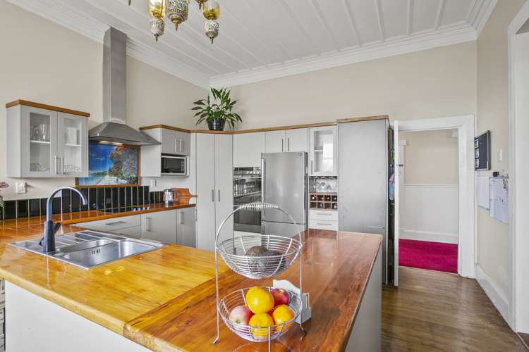 676 Upland Road Egmont Village_5