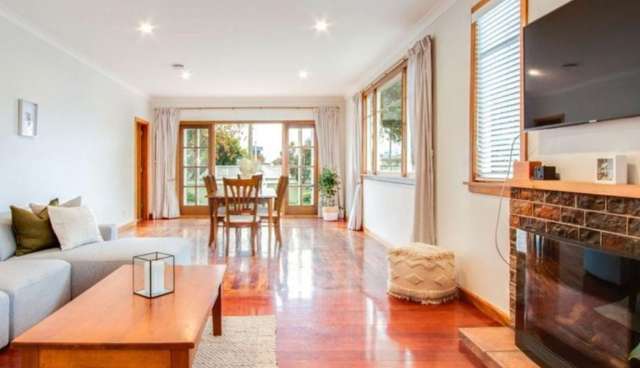 Sunny spacious 4 bedroom home in Parkvale