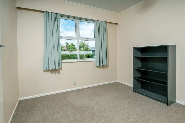 9 Edgerton Road Te Atatu Peninsula_11