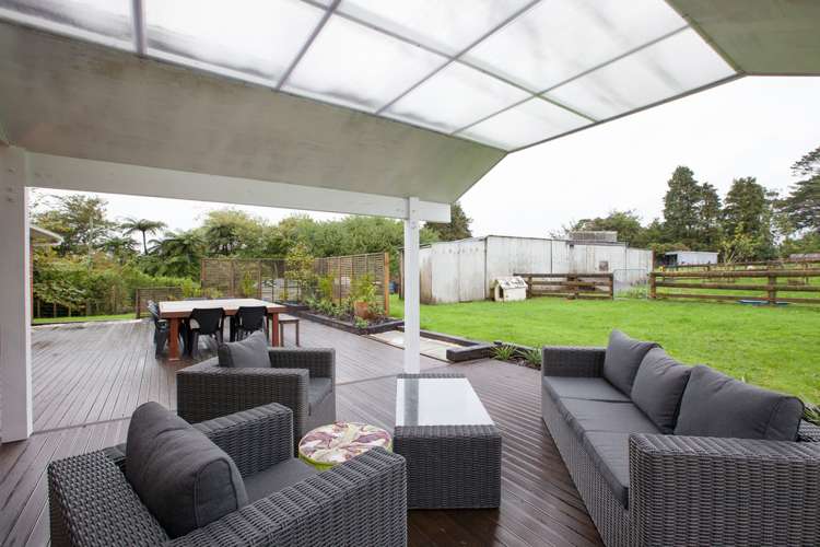 1825 Egmont Road Kaimiro_17