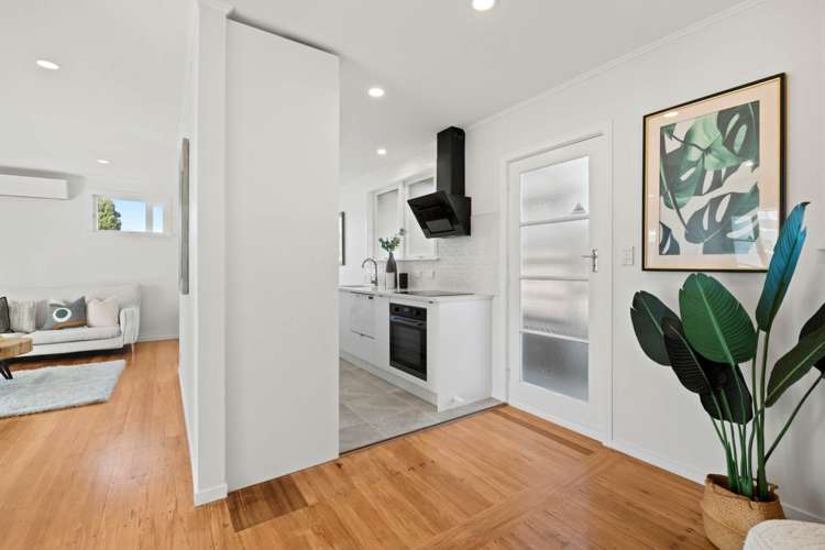 2/243 Lake Road Northcote_9