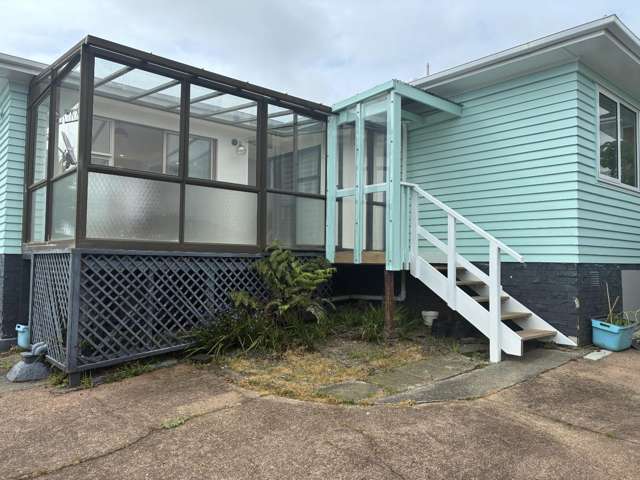 130 Rosier Rd 1665_4