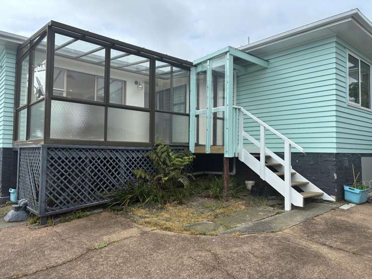 130 Rosier Rd 1665_4