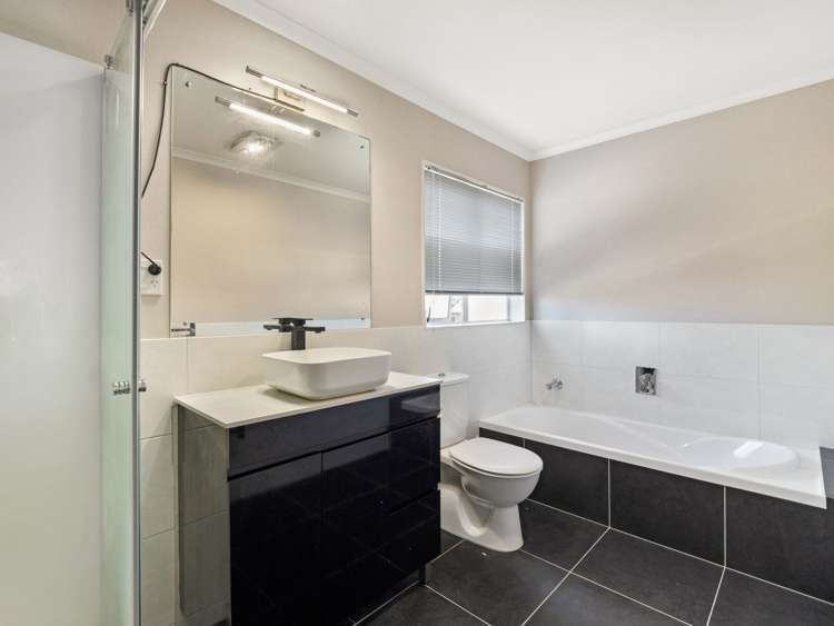 32 Sarteano Drive Manurewa_12