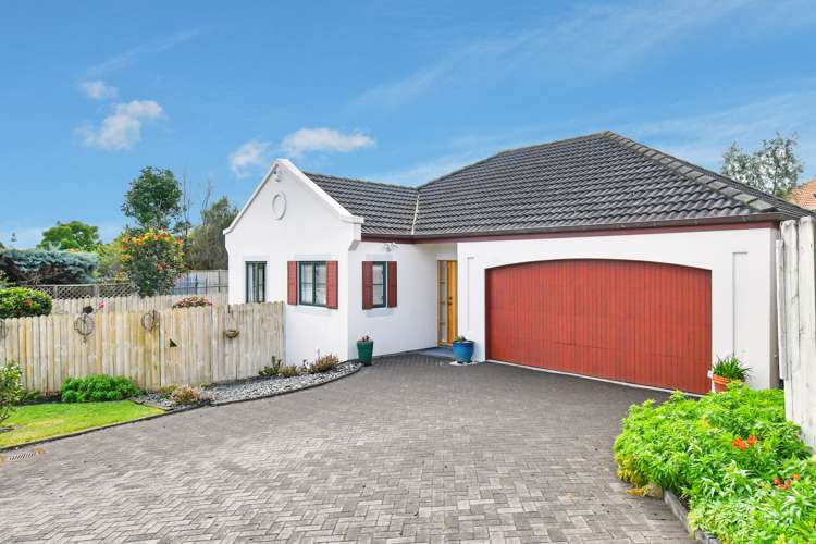 2/5 Ribbonwood Crescent Goodwood Heights_16