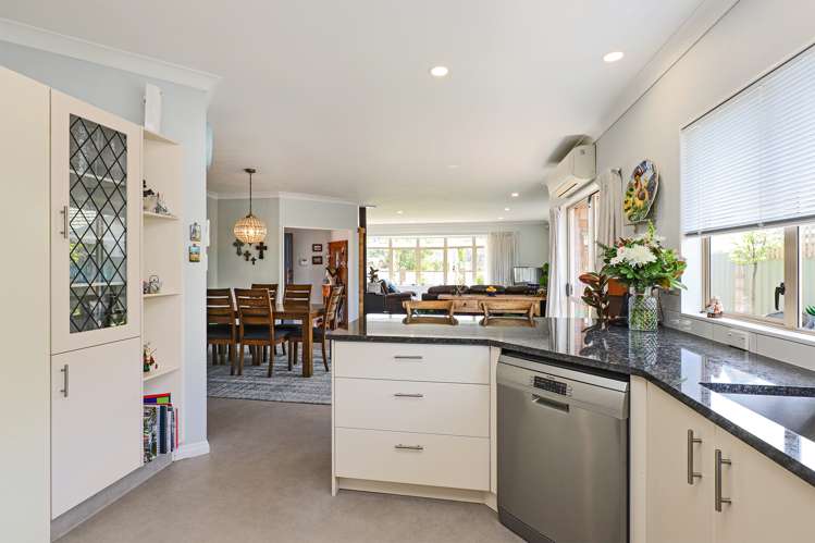 59 Whiting Crescent Greenmeadows_4