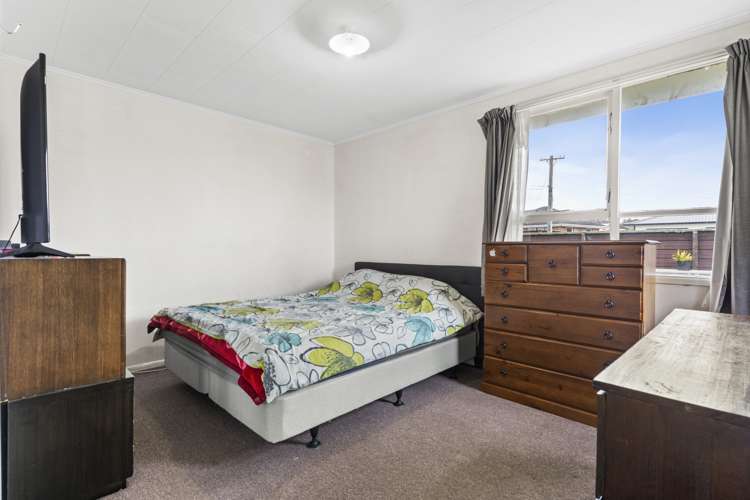 13 Parker Crescent Otara_8