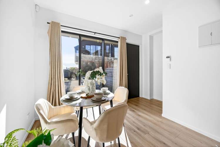 2/233 Great North Road Henderson_6