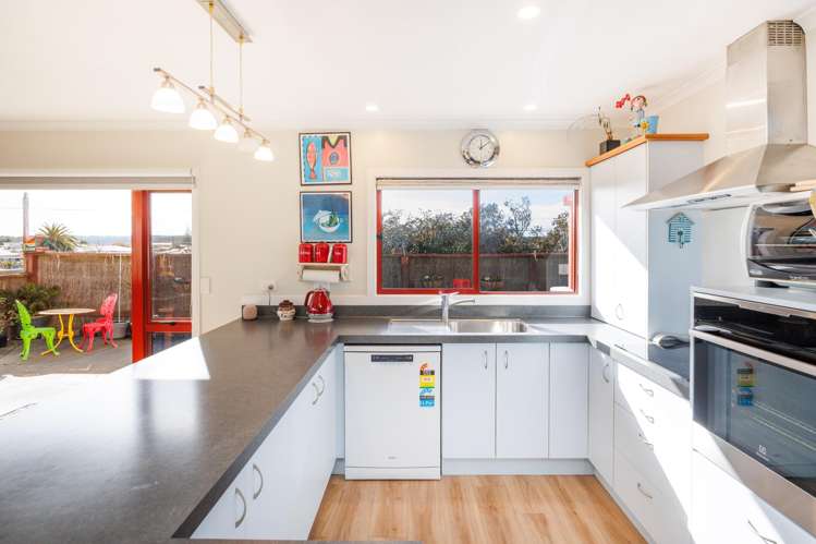 12 Robbie Street Foxton Beach_2