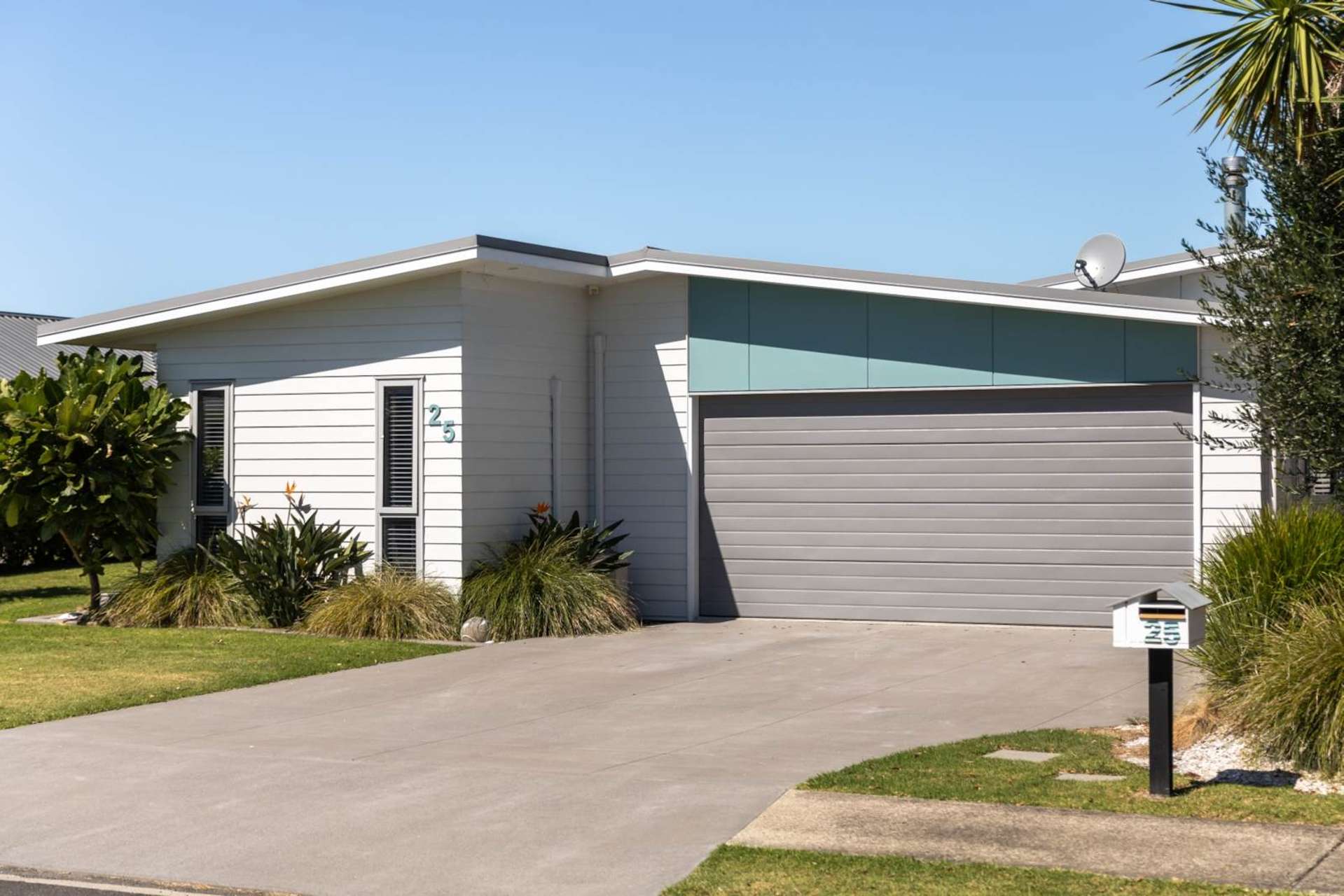 25 Surfers Avenue Waihi Beach_0